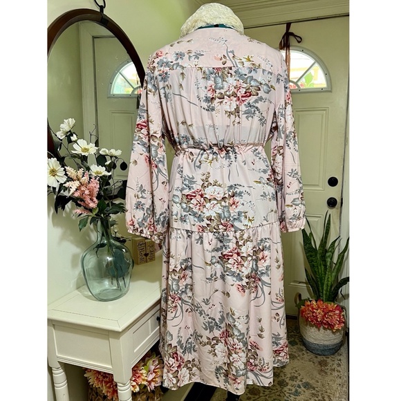 Beautiful Blush floral print tiered midi dress - Picture 2 of 7